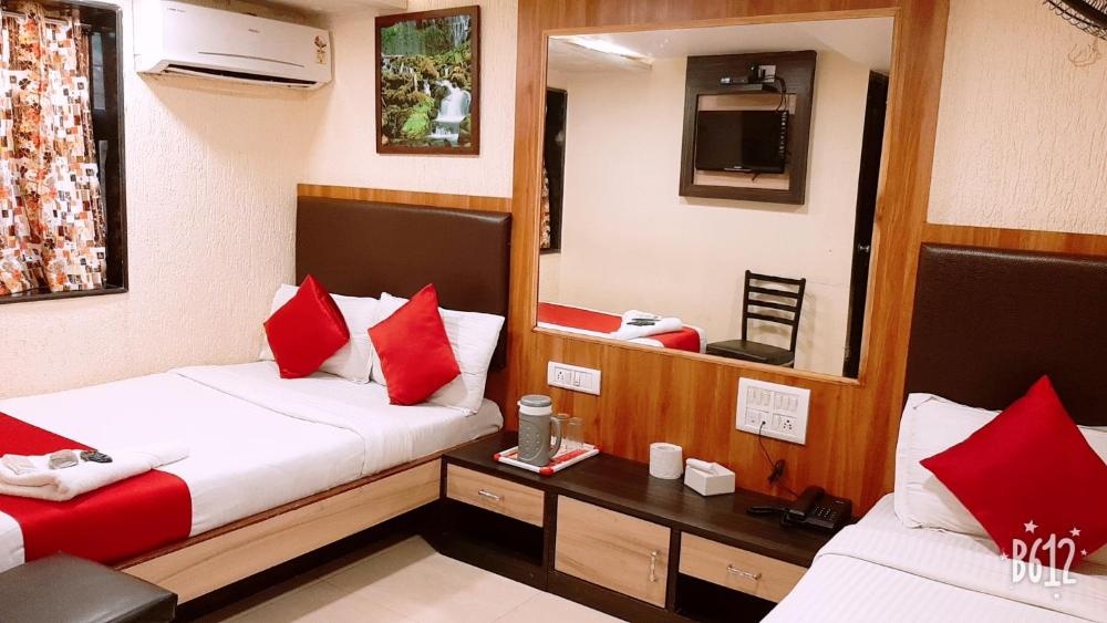 Room image 5