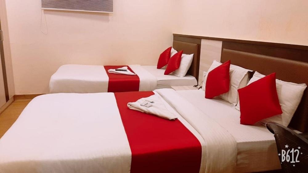 Room image 4