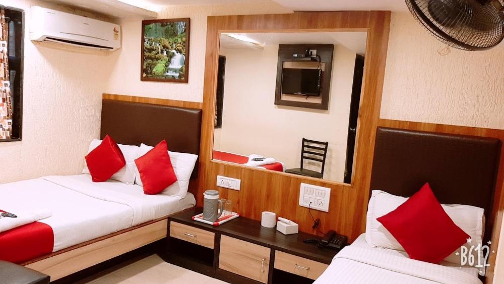 Room image 3