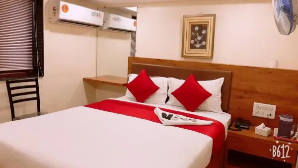 Hotel Happyland 7